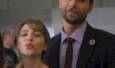 За витриной - о фильме, современном и динамичном.