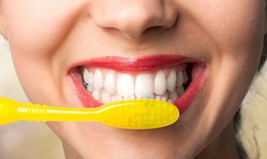 Как отбелить зубы в домашних условиях?