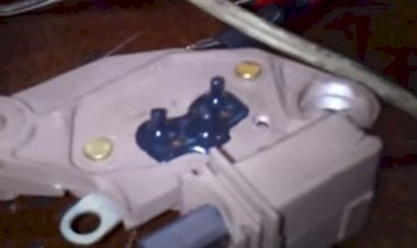 Простейший прибор для проверки Регуляторов напряжения генераторов автомобилей и мотоциклов