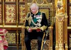 «‎Да здравствует новый король!»‎: принц Чарльз стал новым королем Великобритании, сменив имя на Карл III