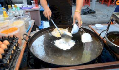 Таиланд. Уличная еда в городе Чианг Рай на севере Таиланда