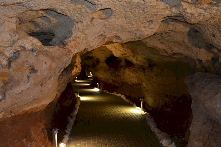 Пещера Таврида в Крыму. Суперинтересная часовая экскурсия за 5 минут