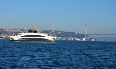 Пересекаем пролив Босфор в Стамбуле на суперсовременном морском автобусе