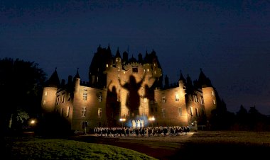 Бал Сатаны в Букингемском дворце или какие мистические истории о королевских резиденциях скрывала Елизавета II?