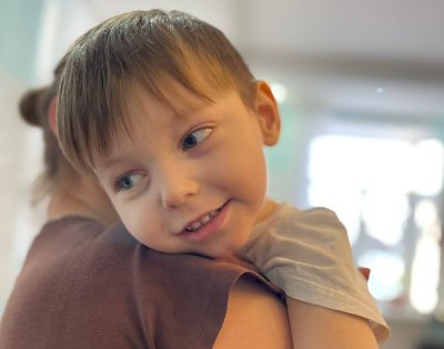 В Омске семье из Донбасса с больным ребенком нужна помощь