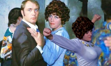 Своя ли грудь у руководительницы месткома, с которой Афоне пришлось танцевать весь вечер