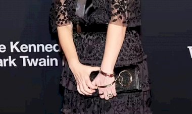 «Такая же кокетливая и озорная»: Дрю Бэрримор поразила своим нарядом на премии для комедийных артистов