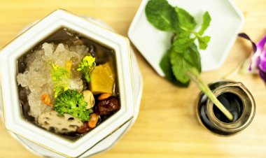 Чего только не готовы съесть ради долголетия. Суп из птичьих гнёзд