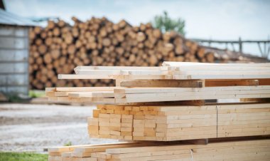 Как правильно хранить дерево и пиломатериалы зимой на стройплощадке, чтобы к весне сохранилось качество