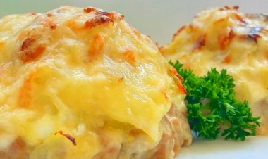 Быстрый ужин: овощи с курицей в сливочном соусе в духовке