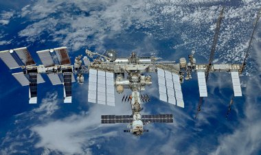 Чем пахнет на МКС?