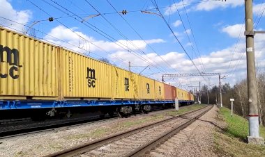 ВЛ10У-538 с контейнерным поездом