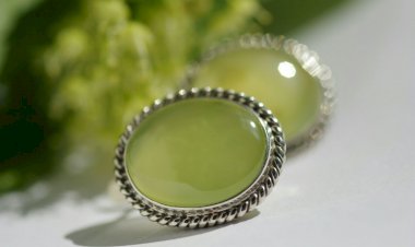 Везувиан – камень родом из лавы Везувия. Чем он примечателен?