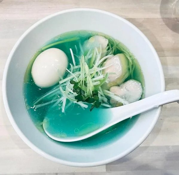 Как появился голубой японский суп рамен