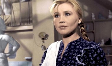 Екатерина Савинова: уникальный голос, несложившаяся карьера и трагический уход, как в романе Толстого