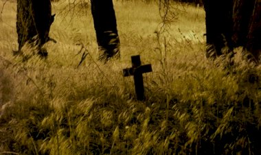 Очень старая, странная бесхозная могила в лесу (странный случай из жизни)