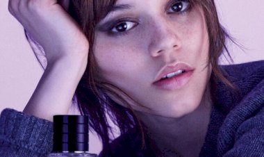 Дженна Ортега стала лицом духов Dior