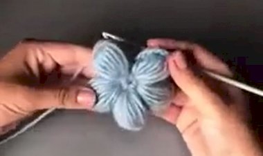 Вяжем объемный цветок крючком