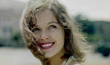 Увела из семьи мужа, не пустила на порог сына, живет затворнически и отказывается от помощи: несчастная судьба актрисы Натальи Фатеевой