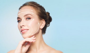 О том, почему плывет овал лица и как его подтянуть с небольшим упражнением