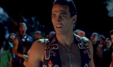 Противник Марка Дакаскоса в фильме  "Только сильнейшие": что это за актер?