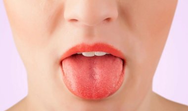 Как язык позволит подтянуть овал лица и шею