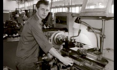 Раньше люди взрослели раньше? Увы, нет…