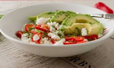 Рецепт Салат с авокадо, творогом и болгарским перцем