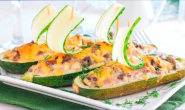 Рецепт Лодочки из кабачков в духовке с фаршем и грибами