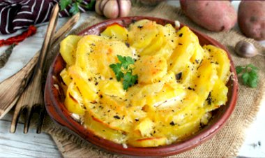 Рецепт Картошка в сметане в духовке запеченная