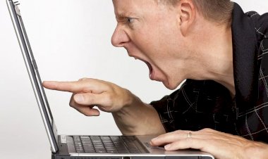 Зачем люди ссорятся в сети-находясь за много километров друг от друга?!