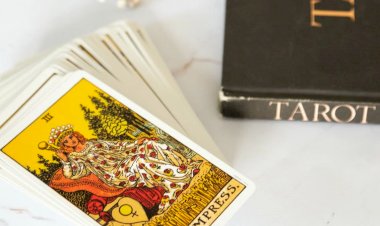 Таро: Инструмент для принятия важных жизненных решений