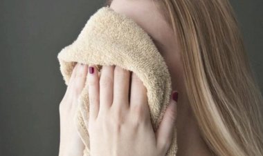 Как с помощью полотенца помочь своим глазам, вернуть распахнутый взгляд и уменьшить морщинки