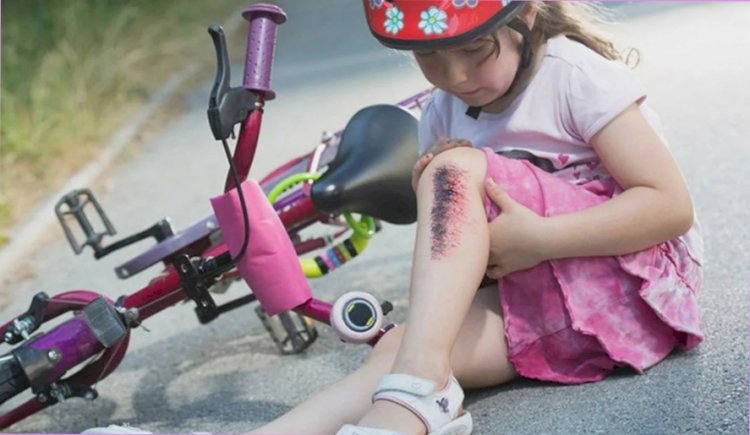 История ужасов "Девочка на велосипеде попала под колеса автомобиля"