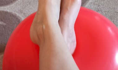 Как снять отечность ног. Быстрая помощь ногам