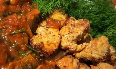 Шашлык из свинины с уксусом и томатным соусом