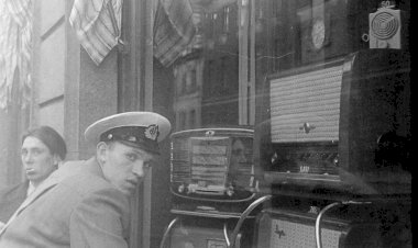 С Днем Радио и связи! Желаю Вам только хороших новостей!