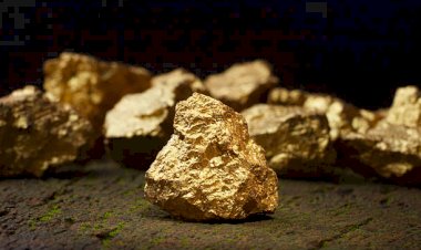 Слиток золота под матрасом.