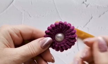 Необычный объёмный цветочек крючком за 5 минут
