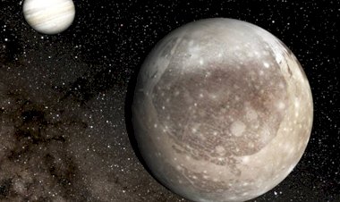 Самому большому спутнику — самый большой кратер