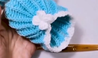 Самые лёгкие пинетки малышу крючком