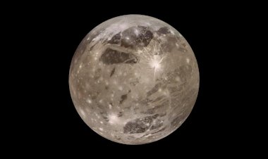 Крупнейший спутник без атмосферы? Не может!