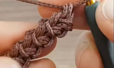 Вяжем красивый шнурок "гусеничка" крючком