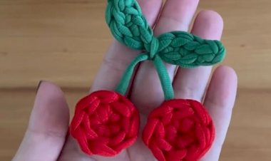 Вишенки крючком из трикотажной пряжи