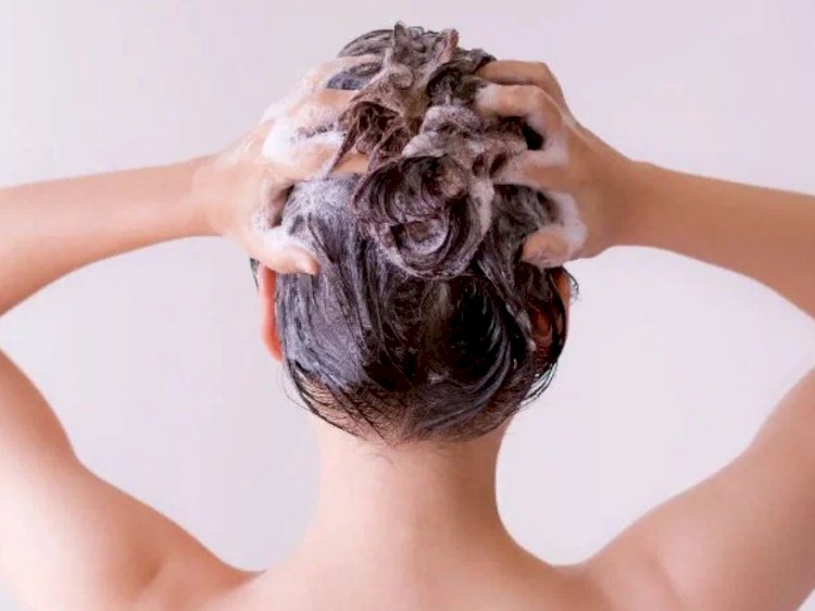 Сахарный пилинг кожи головы: улучшить рост волос, состояние лица