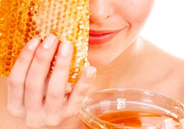 Как вернуть губам объем и яркость: массаж губ с помощь сахара и меда