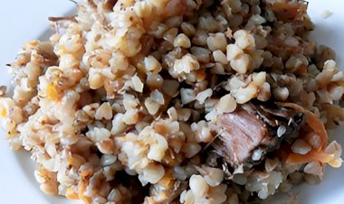 Греча с тушенкой в мультиварке