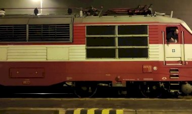 Приветливый помощник машиниста