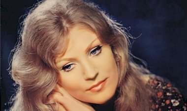 Почему единственный сын Анны Герман не зарабатывает на песнях своей мамы