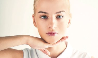 Выдвигаем нижнюю челюсть - подтягиваем овал лица и шею